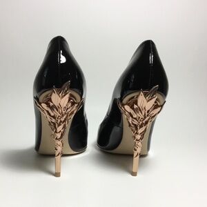 RALPH & RUSSO BLACK PATENT LEATHER PUMP SHOES